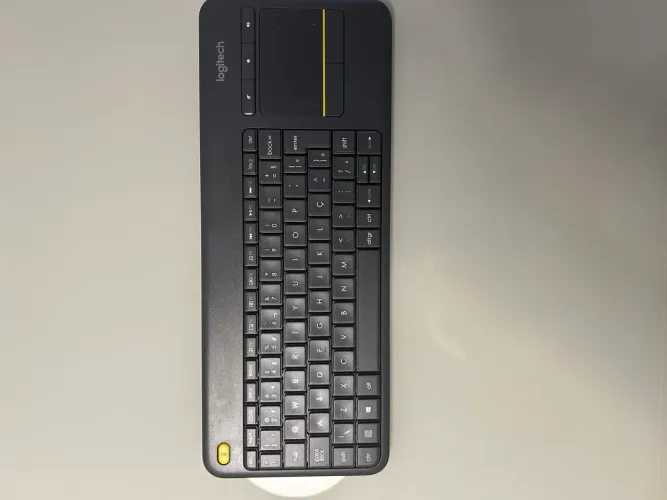 Teclado sem fio Logitech K400 Plus TV com Controle Easy Media e Touchpad Integrado 