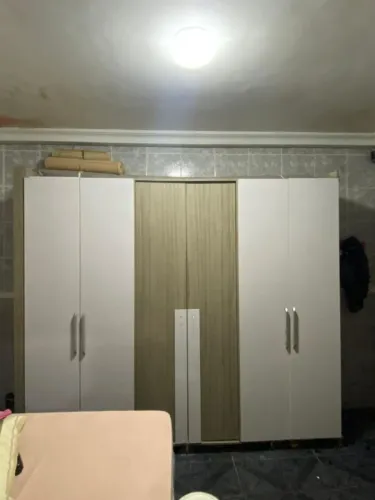 Vende-se Guarda Roupa, 6 portas 