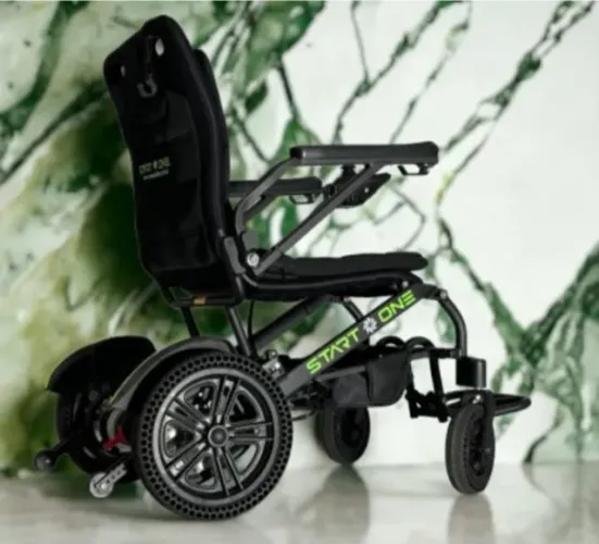 CADEIRA DE RODAS MOTORIZADA LEVE E DOBRAVEL -  NOVA