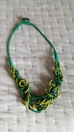 Colar Maxi Trançado Verde e Verde-Lima / Cordão Artesanal