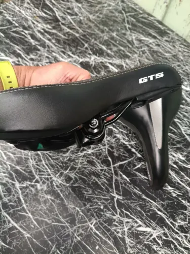 Vendo 2 bancos de bicicleta em ótimo estado de conservação 
