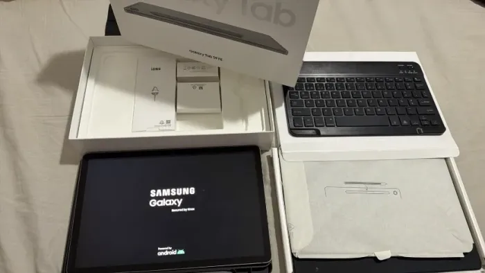 Tablet Samsung Galaxy Tab S9 FE Wifi, 128GB, 6GB RAM, Tela Imersiva de 10.9" 90Hz, Camera 