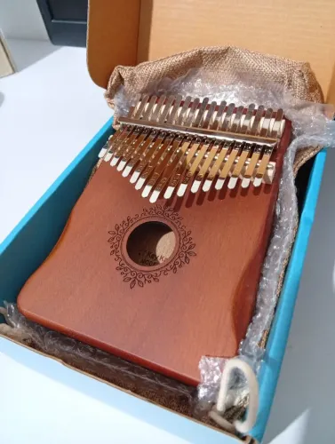 Kalimba 17 teclas na caixa