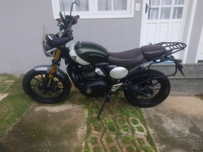 Motocicleta triumph scrambler 400x