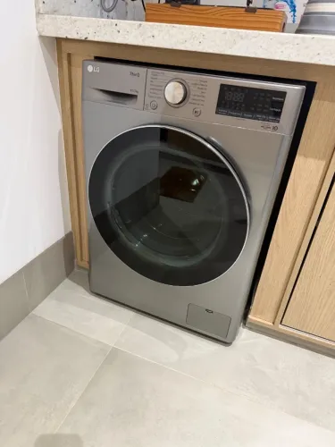 Máquina de lavar e secar LG 11kgs