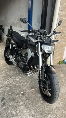 Mt 09. Impecável