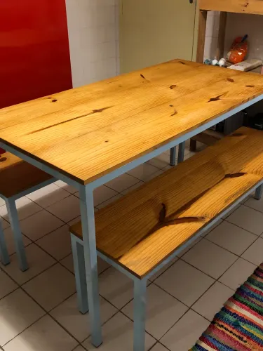 Mesa + 2 bancos - Perfeita