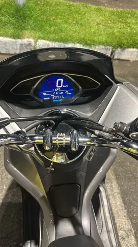 PCX ZERA APENAS COM 29,700 km , IPVA 2026 pago !