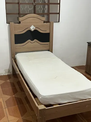 Cama de solteiro com colchão 