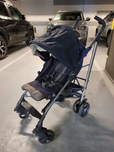 Carrinho de bebê Chicco Liteway - guarda chuva