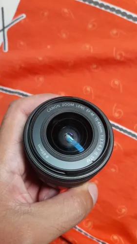 Lente Canon 15-45 EF-M