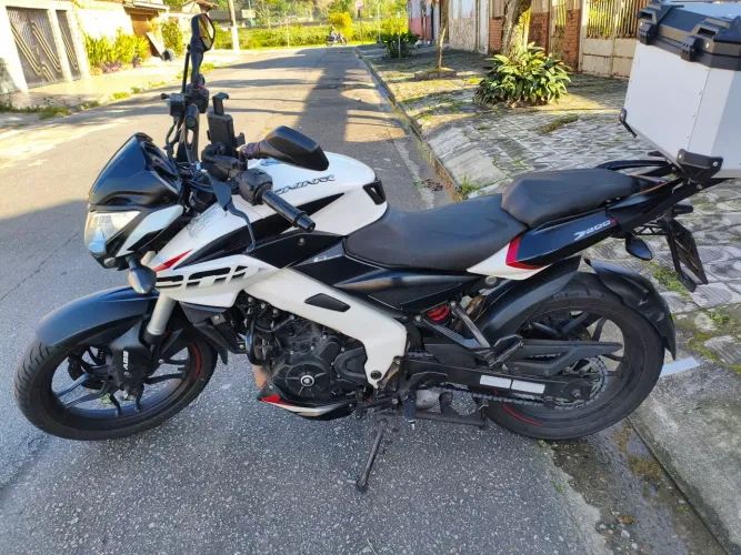 Dominar 200