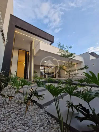 Casa de alto padrão localizada no setor Moinho dos Ventos Goiânia com 3suítes plenas codig