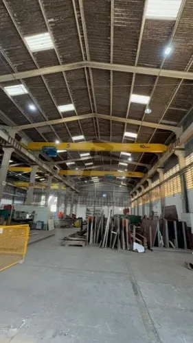 Galpão industrial com pontes rolantes para alugar no Bairro Capuava em Mauá - SP