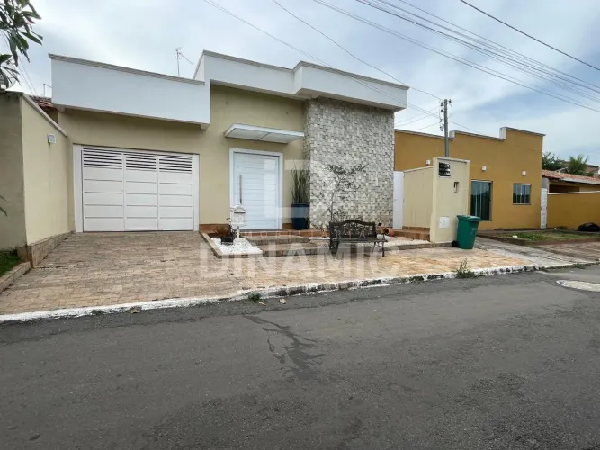 Casa à Venda no Condomínio Atibaia - Setor Amin Camargo - Goiânia.