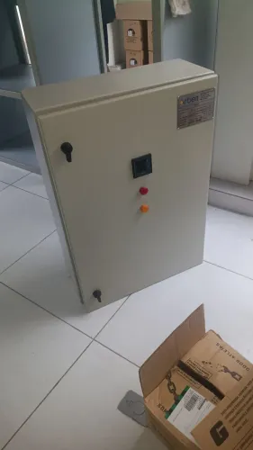 Painel de comando elétrico
