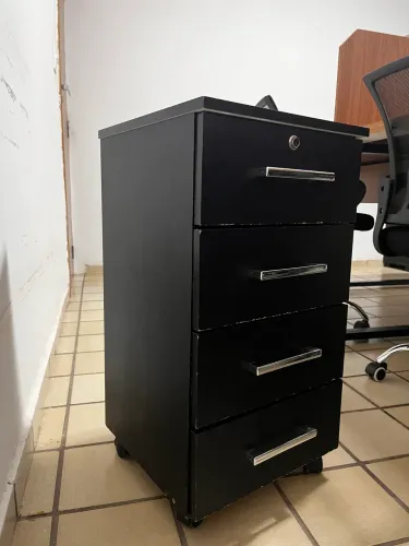 Vendo Elegante gaveteiro!