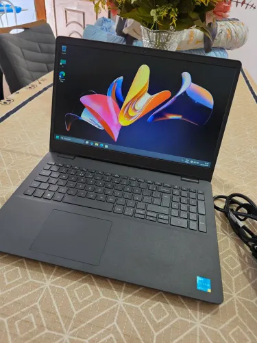 Notebook Dell Inspiron 3501 - Pentium Gold 7505 (11ª Geração) - 4GB - 256GB