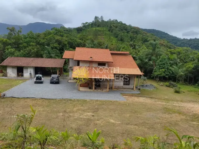Chácara à venda e locação, Área Rural, com casa e tanque de peixe de Joinville, Joinville,