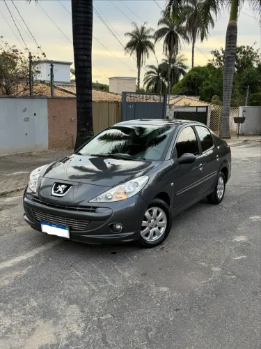 Peugeot 207 Sed. Passion XR Sport 1.4 Flex 8V 4P 2012