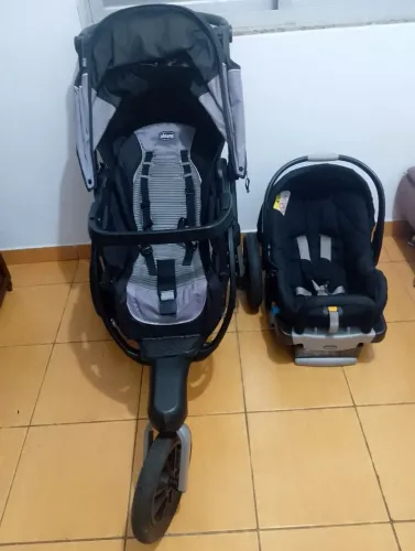 Carrinho de Bebê e Bebê conforto 