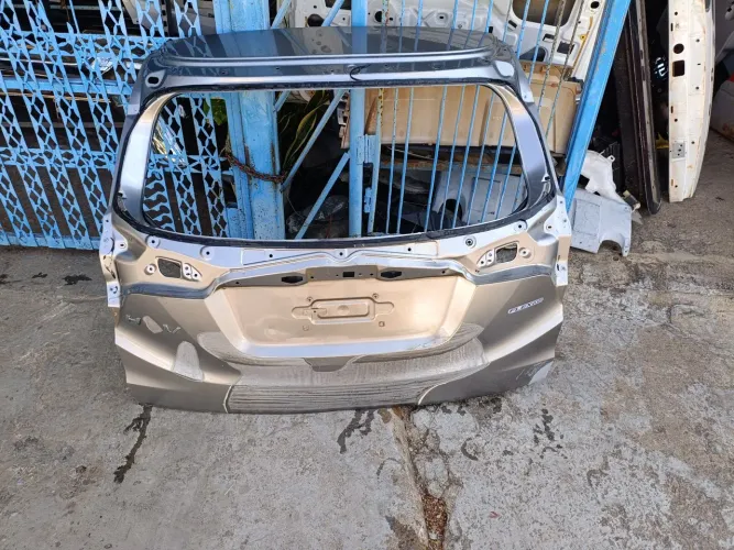 Tampa traseira do hr-v 2016 a 2022 original 