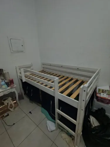 Cama infantil com escorregador