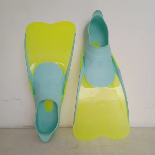 nadadeiras de snorkeling infantil Subea (modelo FF 100 Soft),