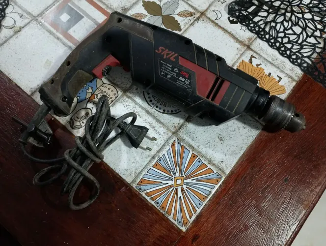 Furadeira de Impacto Skil 6060 (600W)