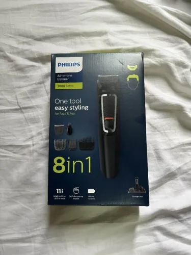 Aparador De Pelos Philips Multigroom 8 Acessórios Mg3731/15 Cor Preto