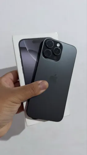 16 pro max 256gb black