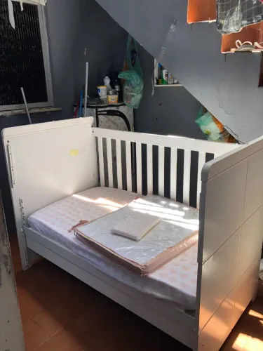 Berço Infantil Branco com Colchão 