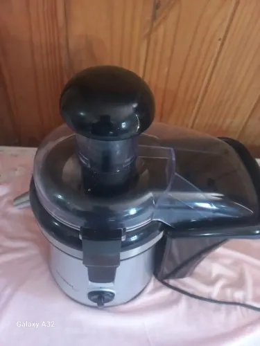 centrífuga de alimentos Mondial Juicer CF-02.