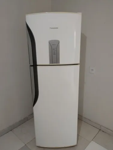 Geladeira semi nova Panasonic