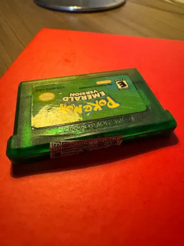 Jogo Pokémon Emerald Version