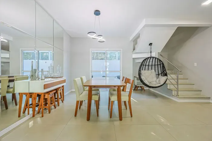Sobrado Triplex à venda, 3 quartos, 1 suíte, 2 vagas, 160m², Santa Felicidade, Curitiba, P