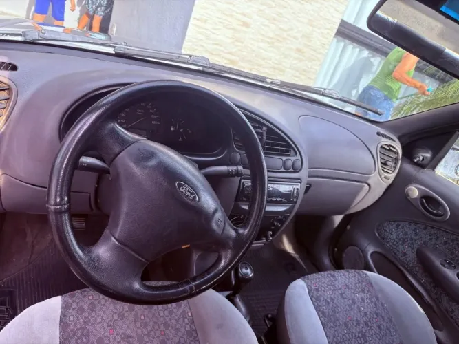Ford Fiesta GL 1.0 5P 2001