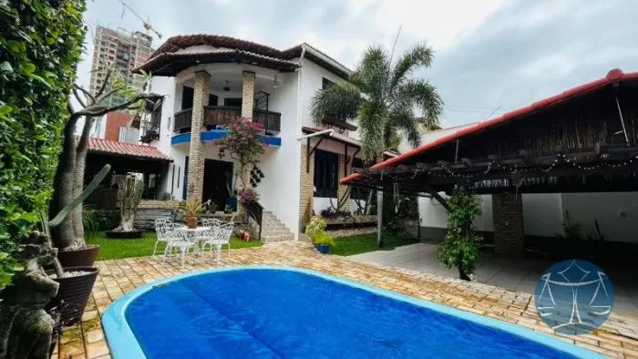 CASA COM PISCINA EM CAPIM MACIO, NATAL/RN