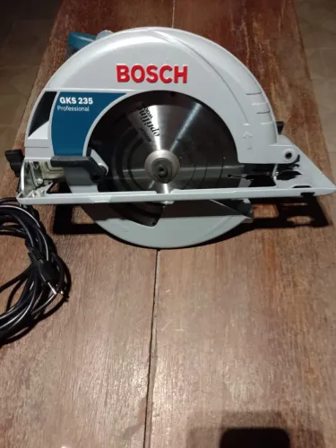 Serra Circular Bosch GKS 235 220v nunca utilizada!
