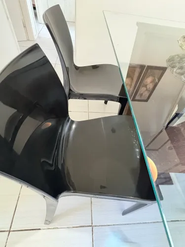 Mesa e cadeiras em ótimo estado e valor