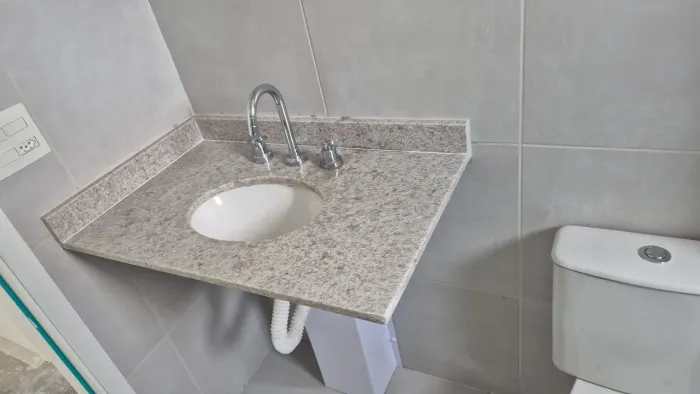 Oportunidade única Pia de Banheiro completa para agora quente e fria, tudo deca