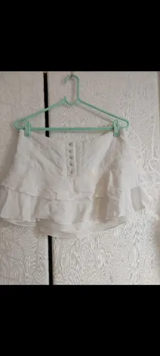 Saia branca rodada
