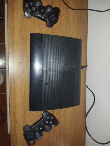 Playstation 3 desbloqueado com dois controles