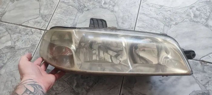 Farol Fiat Palio/Siena 2003 original usado