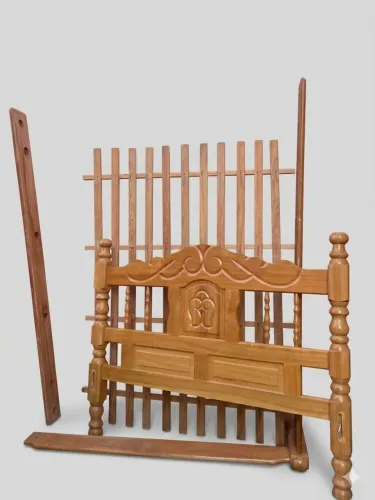 Cama de Casal em Madeira Maciça Cerejeira - Estilo Colonial / Entalhada