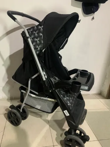 Carrinho de bebê + banheira