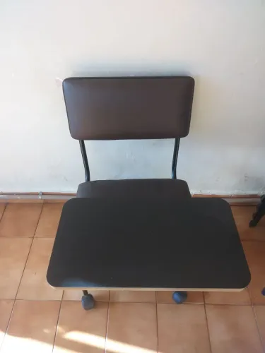 Móveis:cadeira cirandinha, esmalteiro, cadeira,estufa esterilizador de alicates de unha 