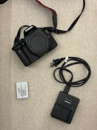 Canon EOS Rebel T2i (550D) - Corpo - Usada