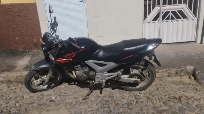 Vende-se CBX Twister 250 ano 2002