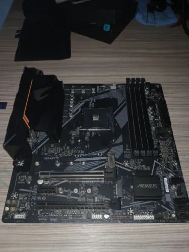 PLACA MÃE B550M Aorus Elite
